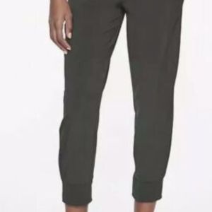 Athleta Soho Cropped Joggers unlined size 6 tall